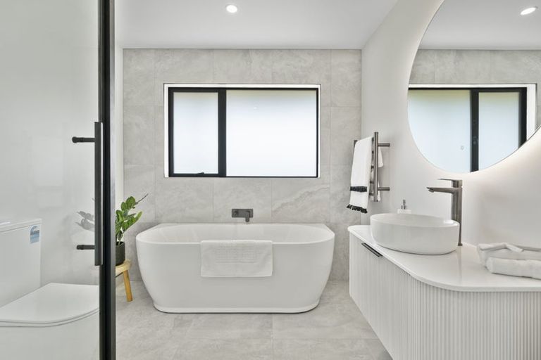 Photo of property in 38 Hokioi Drive, Kenepuru, Porirua, 5022