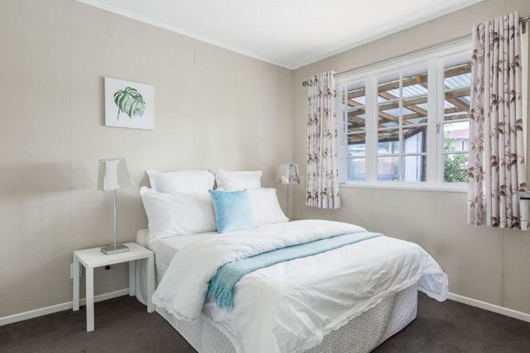 Photo of property in 1/65 Weldene Avenue, Glenfield, Auckland, 0629