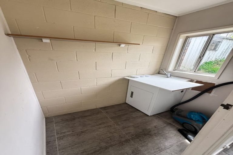 Photo of property in 1/57 Chartwell Avenue, Glenfield, Auckland, 0629