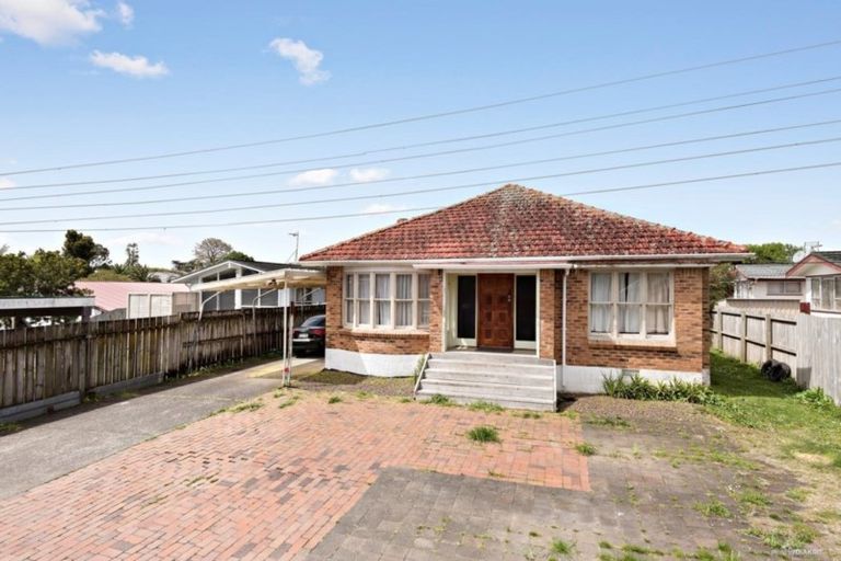 Photo of property in 70 Portage Road, New Lynn, Auckland, 0600