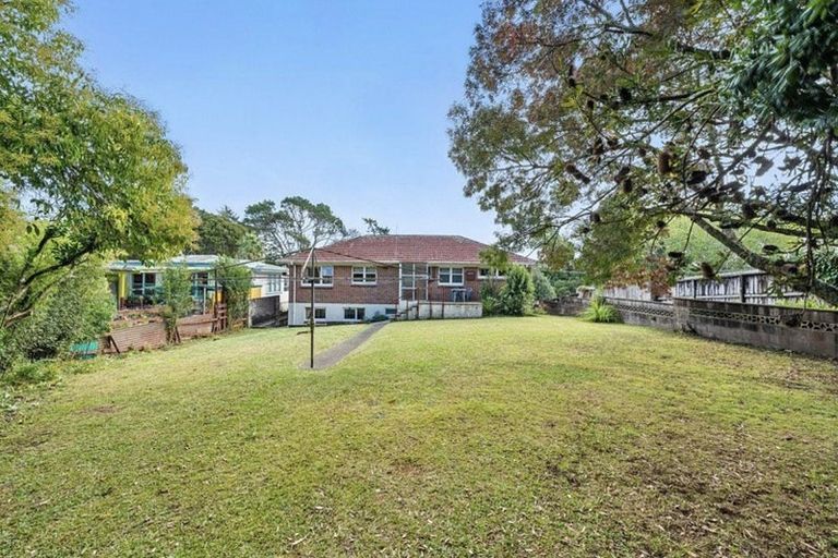 Photo of property in 18 Millbrook Road, Henderson, Auckland, 0612