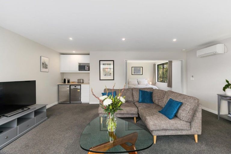 Photo of property in 28 Minaret Ridge, Wanaka, 9305