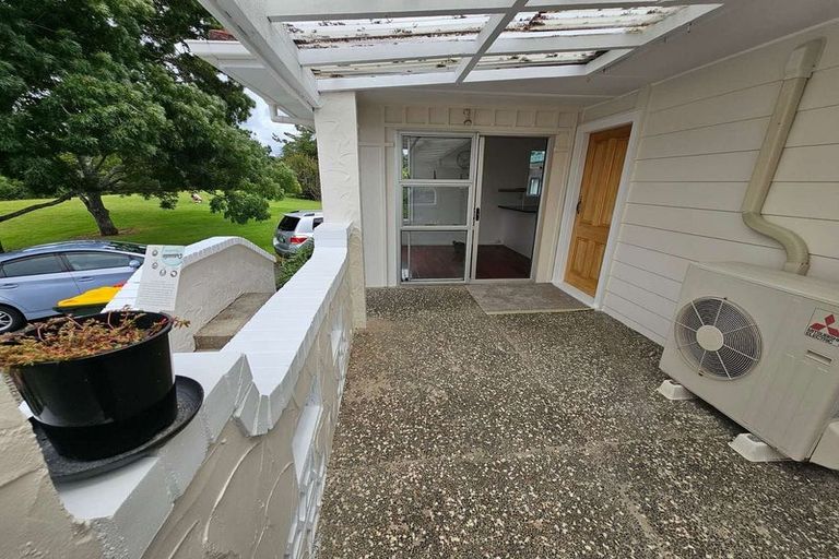 Photo of property in 15 Pixie Place, Pakuranga Heights, Auckland, 2010
