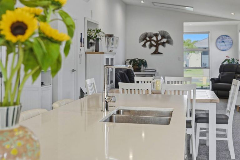 Photo of property in 9 Pimelea Street, Papamoa Beach, Papamoa, 3118