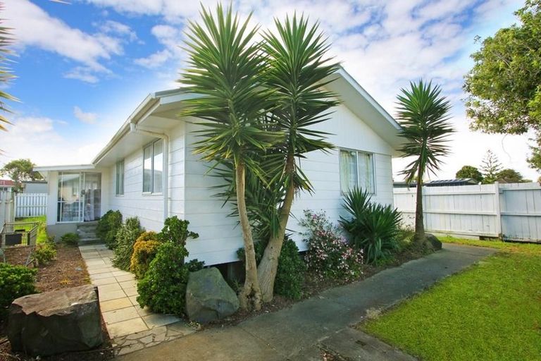 Photo of property in 1/18 Kennington Drive, Clendon Park, Auckland, 2103