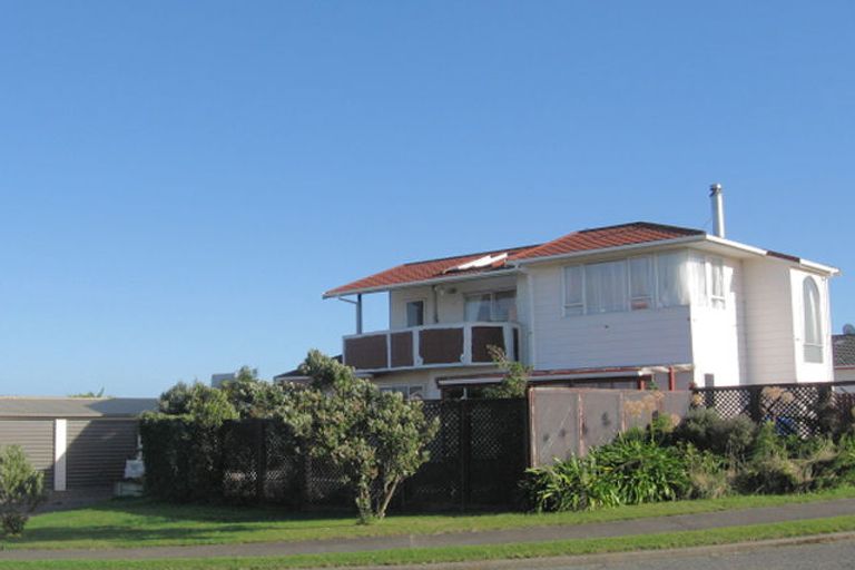 Photo of property in 12 Morning View, Titahi Bay, Porirua, 5022