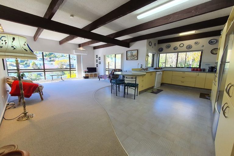 Photo of property in 5 Seaview Crescent, Picton, 7220