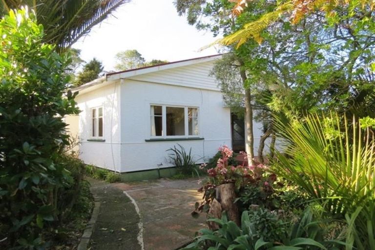 Photo of property in 6 Raniera Street, Glen Avon, New Plymouth, 4312