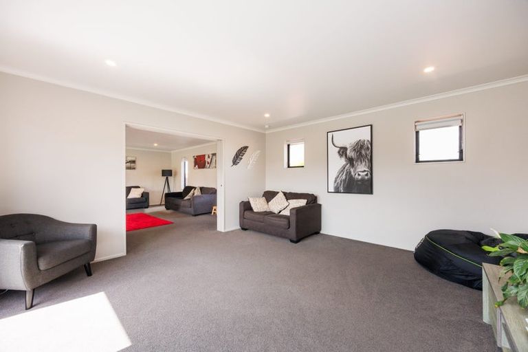 Photo of property in 43 Geneva Terrace, Kelvin Grove, Palmerston North, 4414