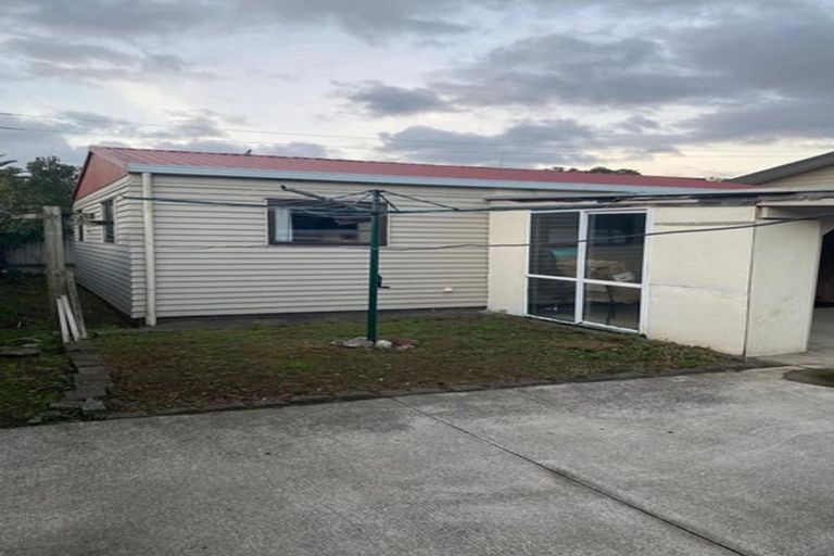 Photo of property in 517 Massey Road, Mangere, Auckland, 2022