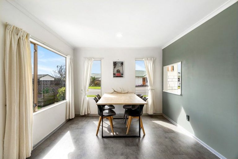 Photo of property in 19 Aintree Place, Taradale, Napier, 4112