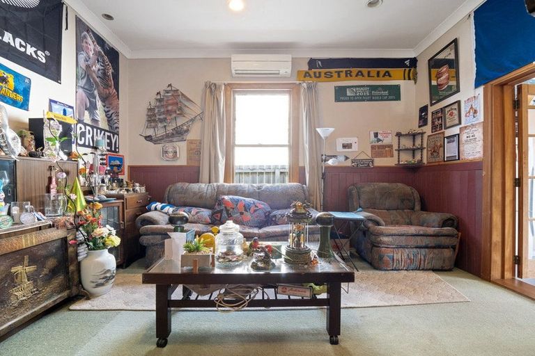 Photo of property in 42 Hargest Crescent, Saint Kilda, Dunedin, 9012