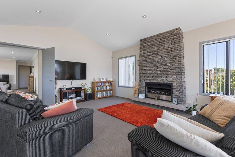 Photo of property in 48 Karamea Street, Whalers Gate, New Plymouth, 4310