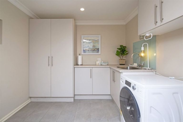 Photo of property in 26 Oliver Twist Avenue, Mellons Bay, Auckland, 2014