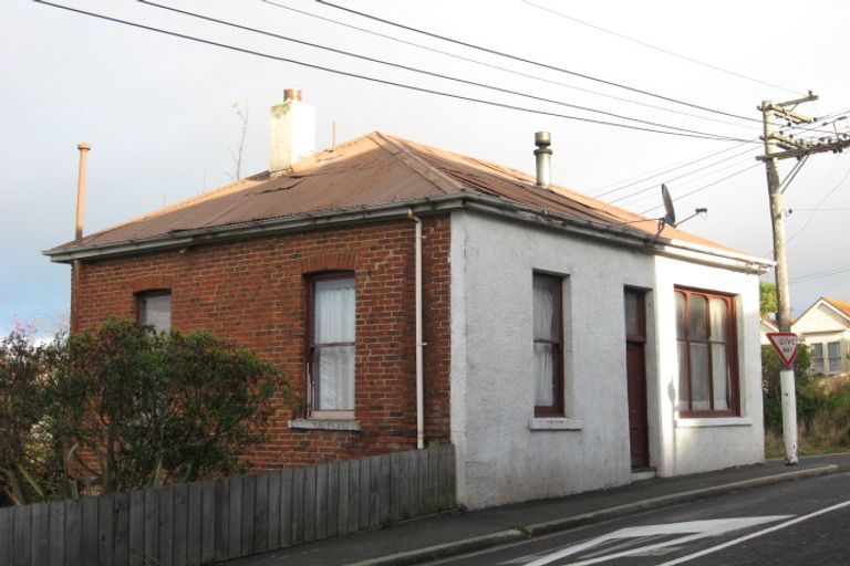 Photo of property in 4 Aitken Place, Mornington, Dunedin, 9011