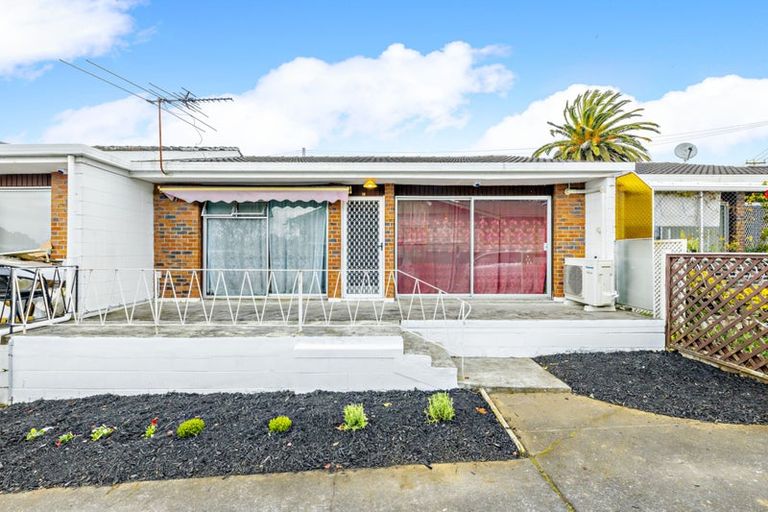 Photo of property in 2/87 Station Road, Papatoetoe, Auckland, 2025