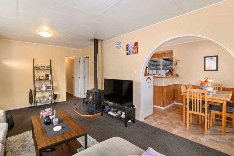 Photo of property in 43a Aquarius Drive, Kawaha Point, Rotorua, 3010