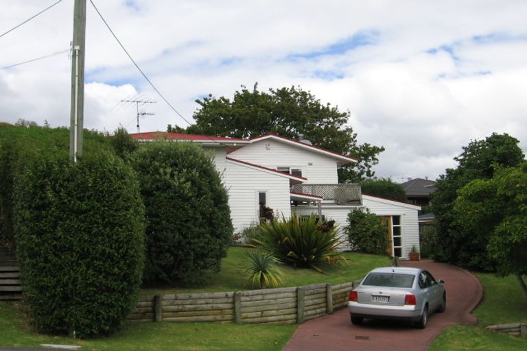 Photo of property in 1 Webb Place, Forrest Hill, Auckland, 0620