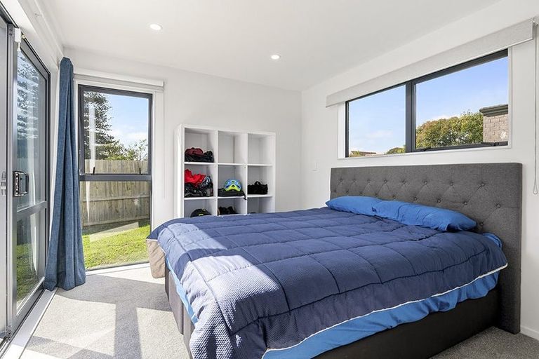 Photo of property in 16 Taupata Lane, Helensville, 0800