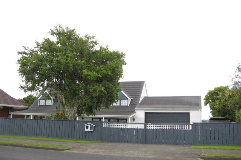 Photo of property in 10 Cherry Crescent, Pukekohe, 2120