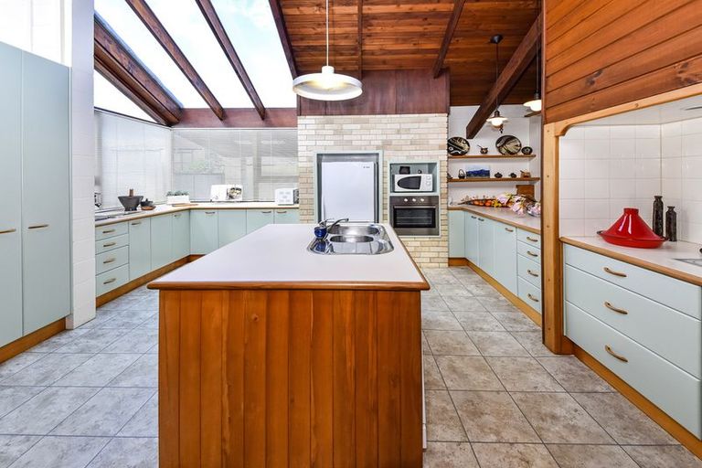 Photo of property in 2 Rippleside Place, Pahurehure, Papakura, 2113