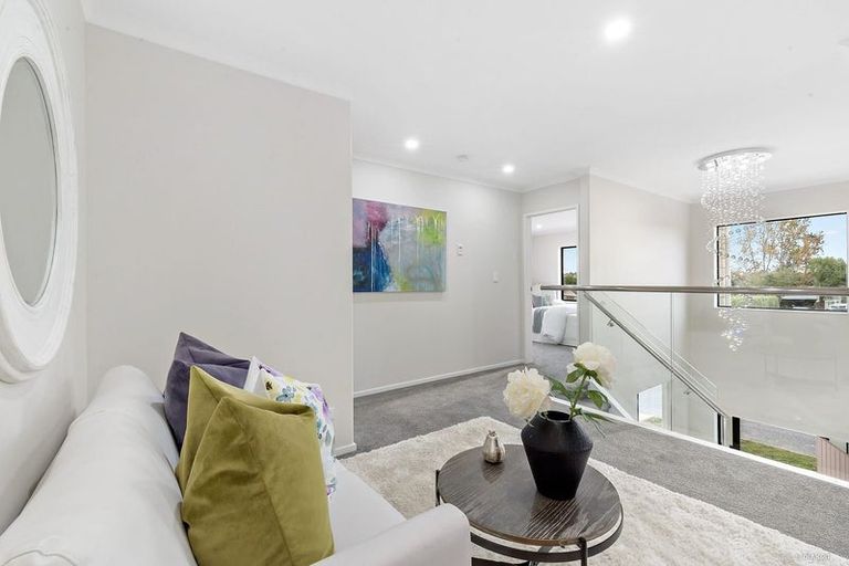 Photo of property in 24 Reelick Avenue, Pakuranga Heights, Auckland, 2010