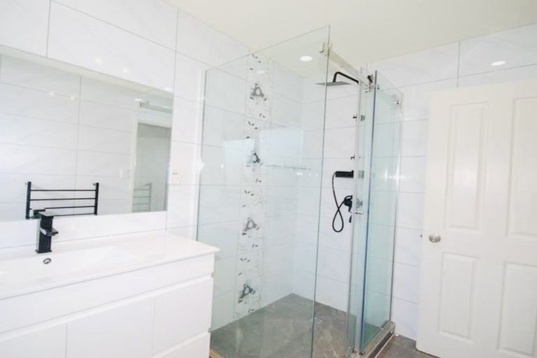 Photo of property in 74 Redcastle Drive, East Tamaki, Auckland, 2013