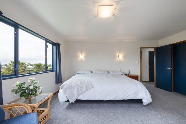 Photo of property in 55 Royal Oak Drive, Kelvin Grove, Palmerston North, 4414