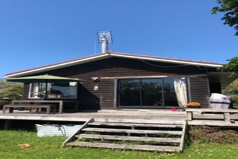 Photo of property in 17 Mannering Place, Hillcrest, Auckland, 0627