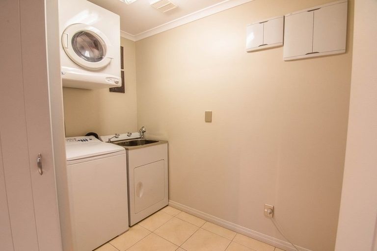 Photo of property in 3b Donegal Street, Cromwell, 9310