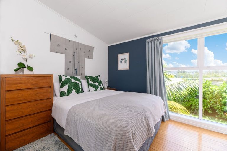 Photo of property in 1/48 Bond Crescent, Forrest Hill, Auckland, 0620