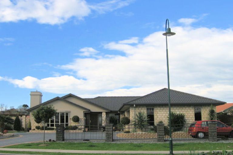 Photo of property in 22 Honeysuckle Lane, Ohauiti, Tauranga, 3112