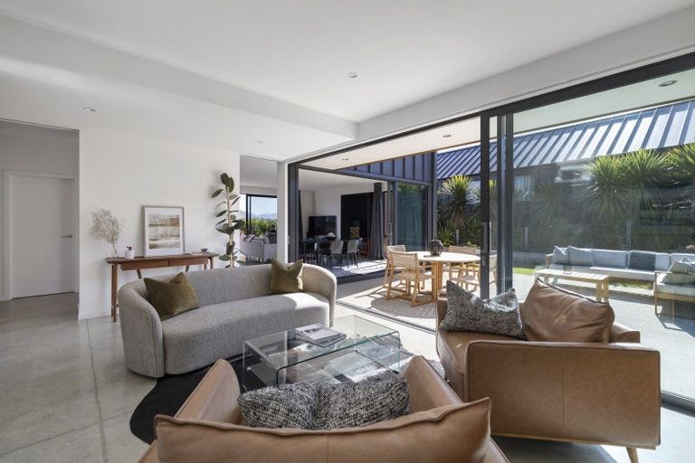 Photo of property in 9 Falconer Rise, Jacks Point, Queenstown, 9371