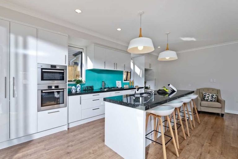 Photo of property in 5 Shelby Place, Long Bay, Auckland, 0630