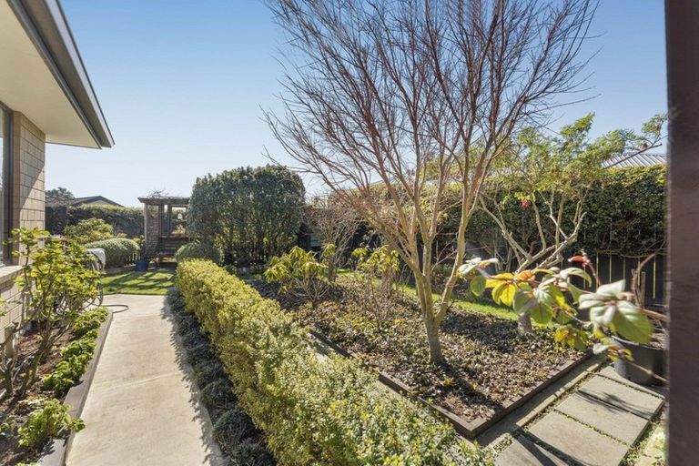 Photo of property in 53 Alberta Road, Glen Avon, New Plymouth, 4312