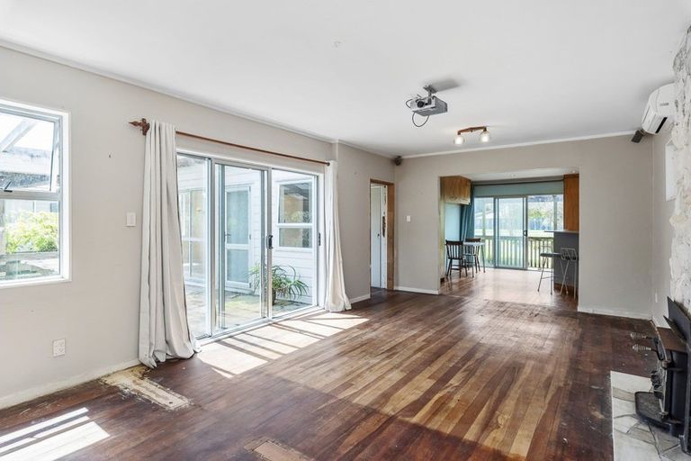 Photo of property in 15 Glen Road, Raumati South, Paraparaumu, 5032