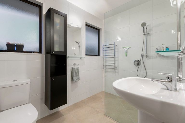 Photo of property in 13 Hinewa Road, Otumoetai, Tauranga, 3110