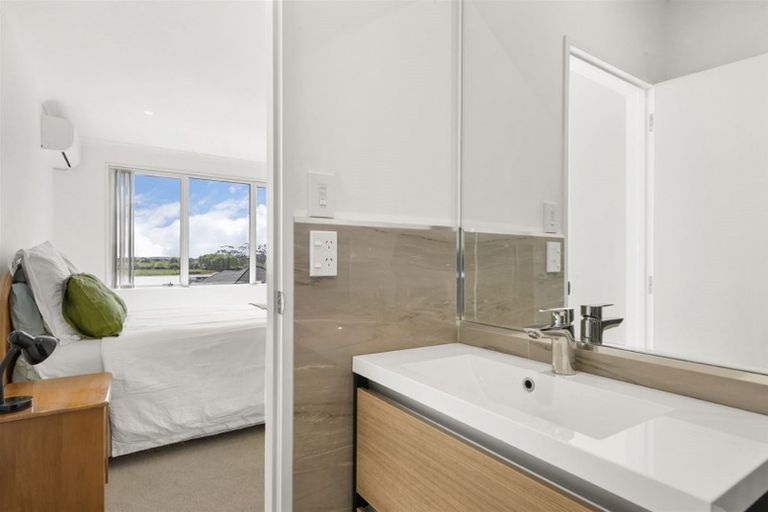 Photo of property in 37 Whenuapai Drive, Whenuapai, Auckland, 0618