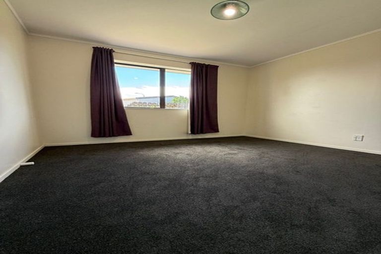 Photo of property in 2/6 Trimdon Street, Randwick Park, Auckland, 2105
