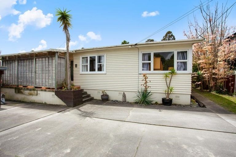 Photo of property in 1/144a Mcleod Road, Te Atatu South, Auckland, 0610