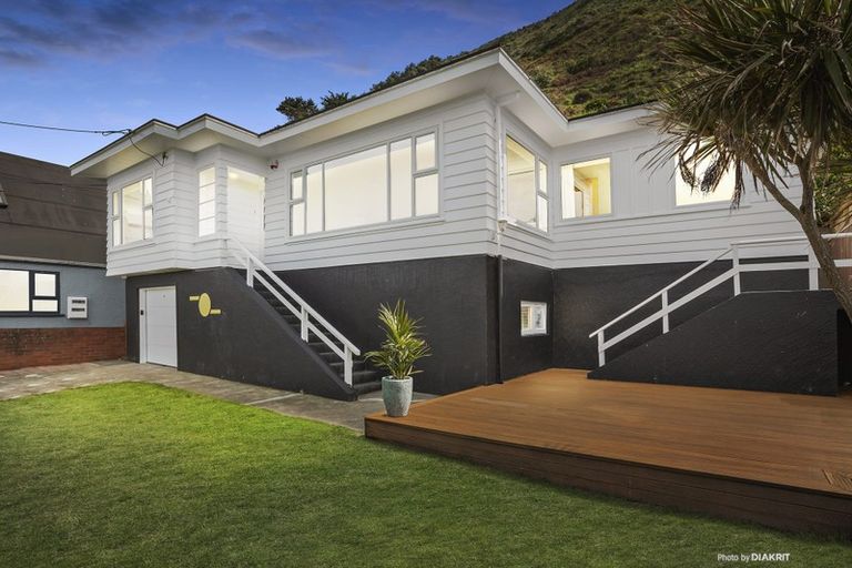 Photo of property in 146 Owhiro Bay Parade, Owhiro Bay, Wellington, 6023