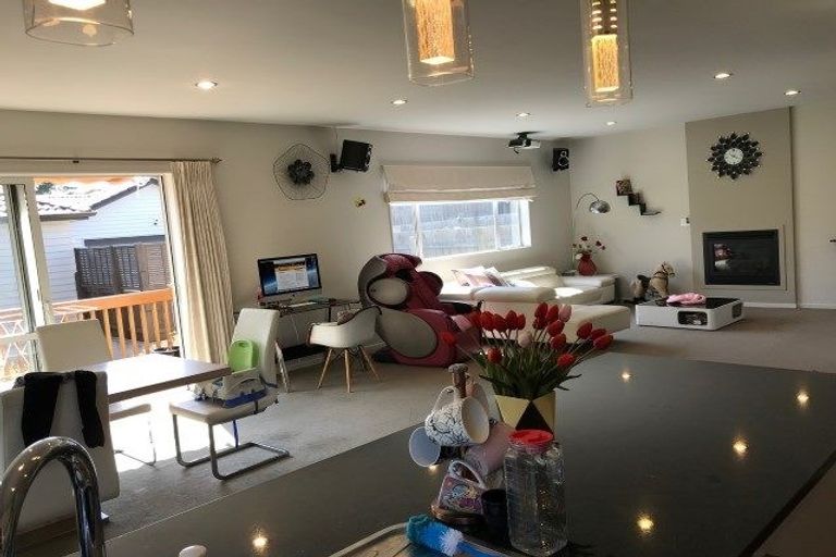 Photo of property in 76 Kyle Road, Greenhithe, Auckland, 0632