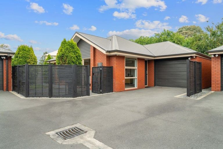 Photo of property in 4/17 Hansons Lane, Upper Riccarton, Christchurch, 8041