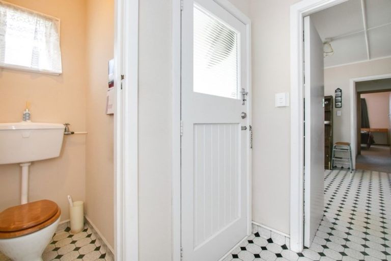 Photo of property in 14 Shackleton Street, Maraenui, Napier, 4110