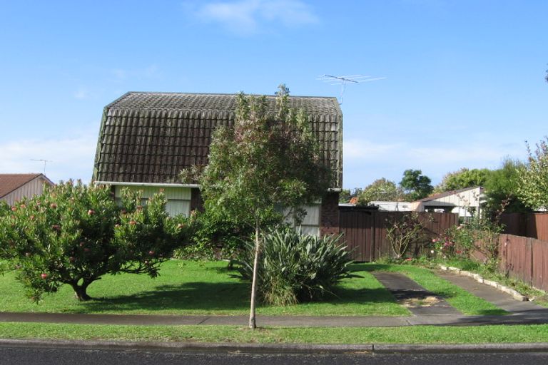 Photo of property in 2/19 Galloway Crescent, Farm Cove, Auckland, 2012