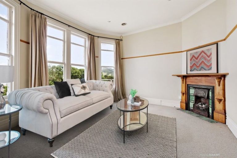 Photo of property in 68 Northland Road, Northland, Wellington, 6012