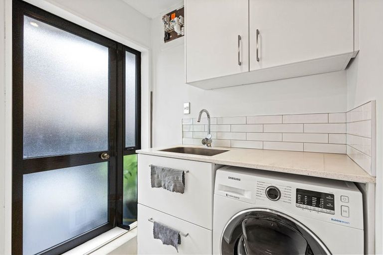 Photo of property in 2/60a Somme Street, St Albans, Christchurch, 8014