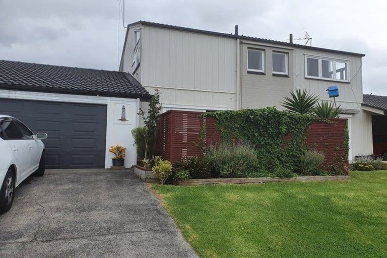 Photo of property in 11 Elm Street, Waiuku, 2123