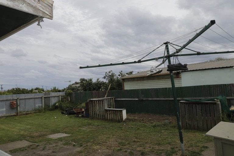 Photo of property in 25 Cross Street, Castlecliff, Whanganui, 4501