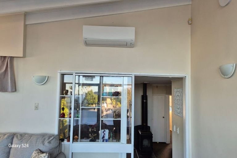 Photo of property in 17 Maple Grove, Maungaraki, Lower Hutt, 5010